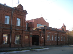 "Дом братьев Колмаковых" в Омске со стороны ул. Сажинская