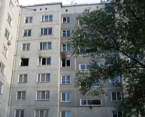 пожар в доме по Сибирскому проспекту в Омске