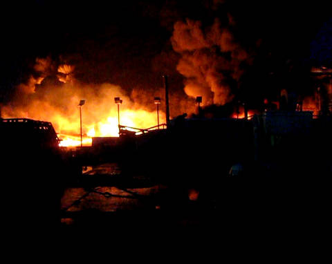 Пожар в цехе по улице 33-я Северная в Омске 28 сентября