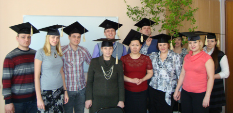 Вручение свидетельств в "Высшей школе бизнеса" в Омске
