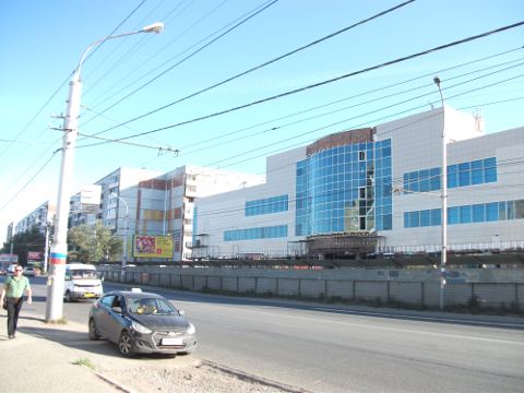 Центр бытового и торгового обслуживания на Дмитриева