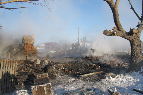 Пожар в селе Алабота в Омской области 11.12.2012