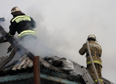 Пожар в доме по улице 14 Судоремонтная в Омске