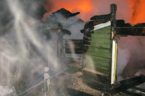 Пожар в 3-м Украинском переулке в Омске 