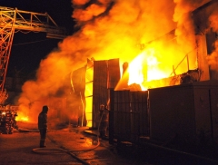 Пожар по ул. 2-я Казахстанская в Омске