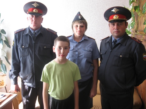 Лёня Потапов и сотрудники полиции