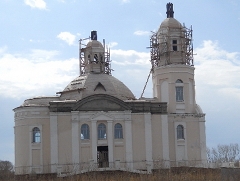 Строящийся храм "Успенья Божьей Матери" в Омской области, весна 2011 